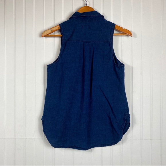 Old navy Blue chambray sleeveless button down tank - Picture 4 of 8